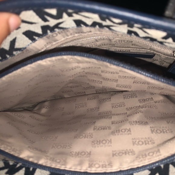 Michael Kors Handbag - Picture 5 of 7